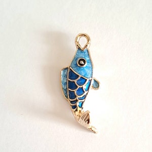 1 fish bead charm enamelled colors with golden borders