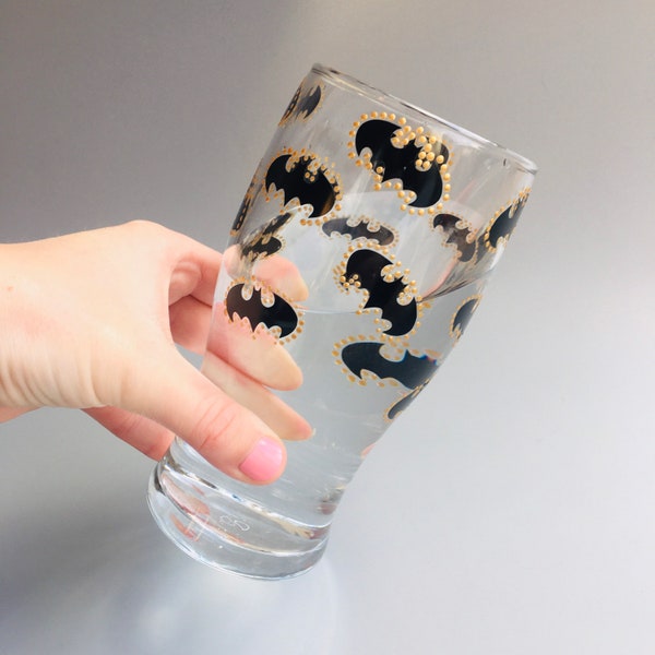 Superhero Bat Pint Glass - Bat Glass - Bat Glass man Gift - Superhero Glass Gift - Mens Pint Glass - Bat Glassware - Hand Painted Glass