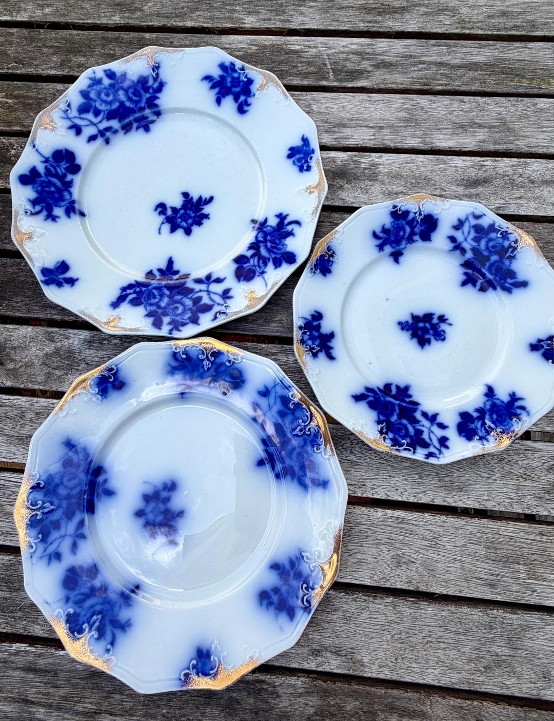 Antique W.H. Grindley Gironde Flow Blue Salad, Dessert & Dinner