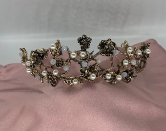 Gold Vintage Floral Pearl Wedding Tiara | Bridal Flower Hairpiece | Vintage Wedding Hair Accessories | Gold Wedding Crown | Wedding Jewelry