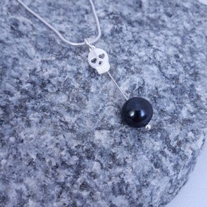 Skull Necklace, Skull pendant, Skull Jewellery, Skull jewelry, Skull, skulls, Pearl Necklace, Pearl pendant, Pearl Jewellery, Pearl Jewelery