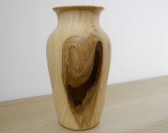 Vase en bois de frêne