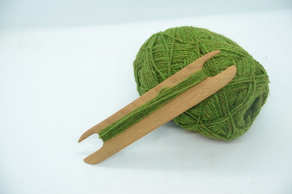 Navette De Tissage Avec Bobine De Fil / Métier à Tisser / Objet De