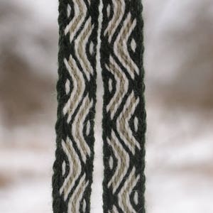 Handwoven belt / Tablet woven braid / Medieval woolen trim / Ladies belt / Viking tablet weaving / Medieval art / Green white / 18 mm strap image 4