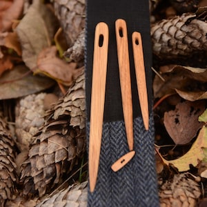 Wooden Nalbinding Needles, Oak wood, Weaving needles, Knitting needles, Needles set, With case, Set of 3, Nålebinding, Naalbinding needle