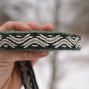 Handwoven belt / Tablet woven braid / Medieval woolen trim / Ladies belt / Viking tablet weaving / Medieval art / Green white / 18 mm strap image 2