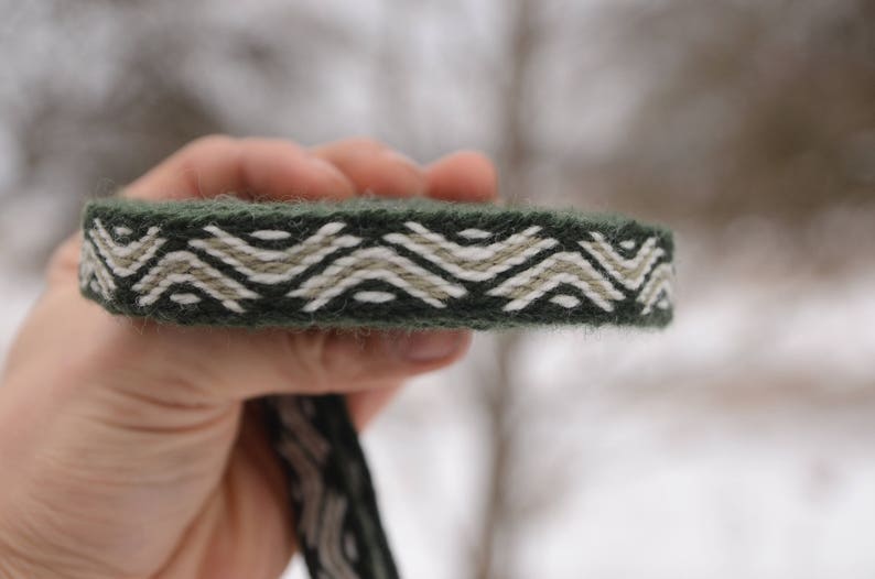 Handwoven belt / Tablet woven braid / Medieval woolen trim / Ladies belt / Viking tablet weaving / Medieval art / Green white / 18 mm strap image 2