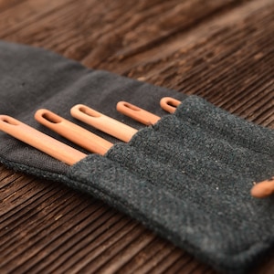 Nalbinding needles with case / Apple tree wood / Set of 5 wooden needles / Handcarved needle / Nålebinding / Nålbinding / Medieval needle /