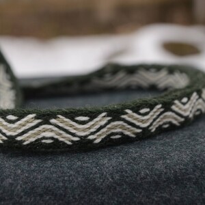 Handwoven belt / Tablet woven braid / Medieval woolen trim / Ladies belt / Viking tablet weaving / Medieval art / Green white / 18 mm strap image 8