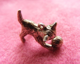 Silver Originally £1.50 Cat With Ball Pewter Charm