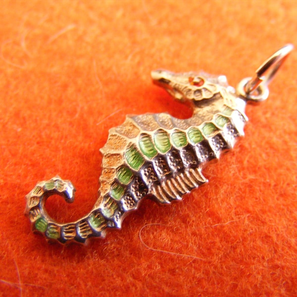 O) Vintage Sterling Silver Charm TLM Enamelled Seahorse Thomas L Mott