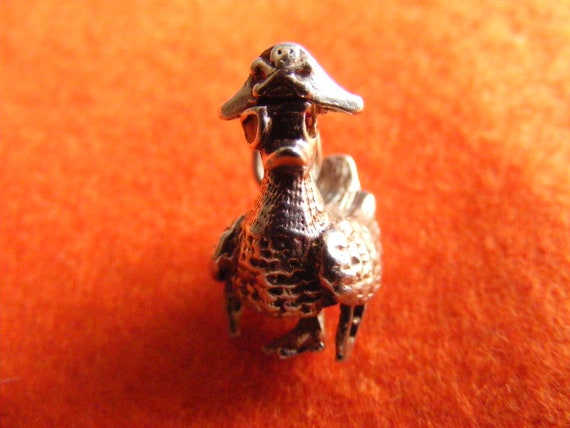 P) RARE Nuvo Vintage Sterling Silver Charm Pirate… - image 6