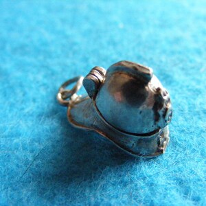 O) Vintage Sterling Silver Charm Charms Fireman&#39;s Helmet opens to an Axe