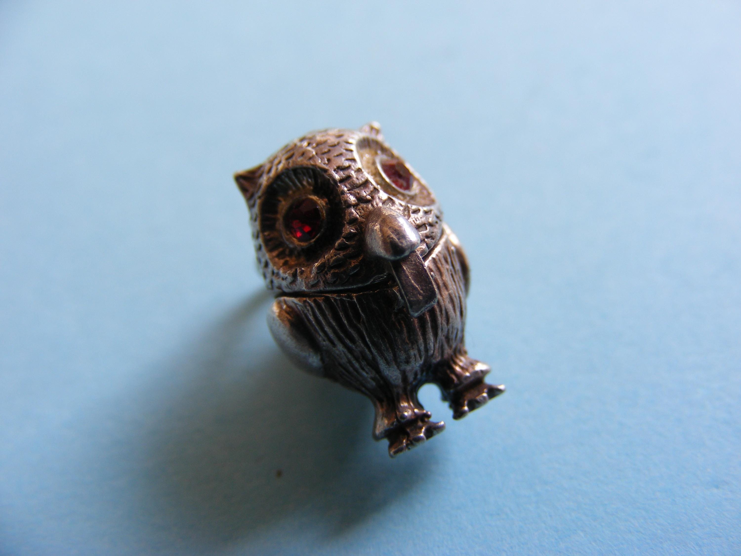 Vintage Sterling Silver charm Gem set owl Opens (F)