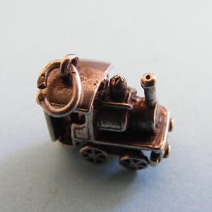 Vintage Sterling Silver charm Train opens to the Driver - charms Bracelet pendant 925 (Z)