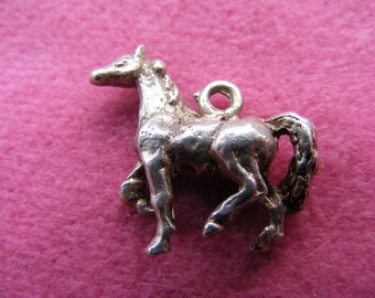 SALE M) Vintage Sterling Silver Charm Charms Horse