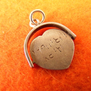 L) Spinner de plata de ley vintage con forma de corazón y feliz cumpleaños