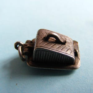 Vintage Sterling Silver charm Cheese Dish opens to a mouse eating the cheese Charms Pendant 925 (D)