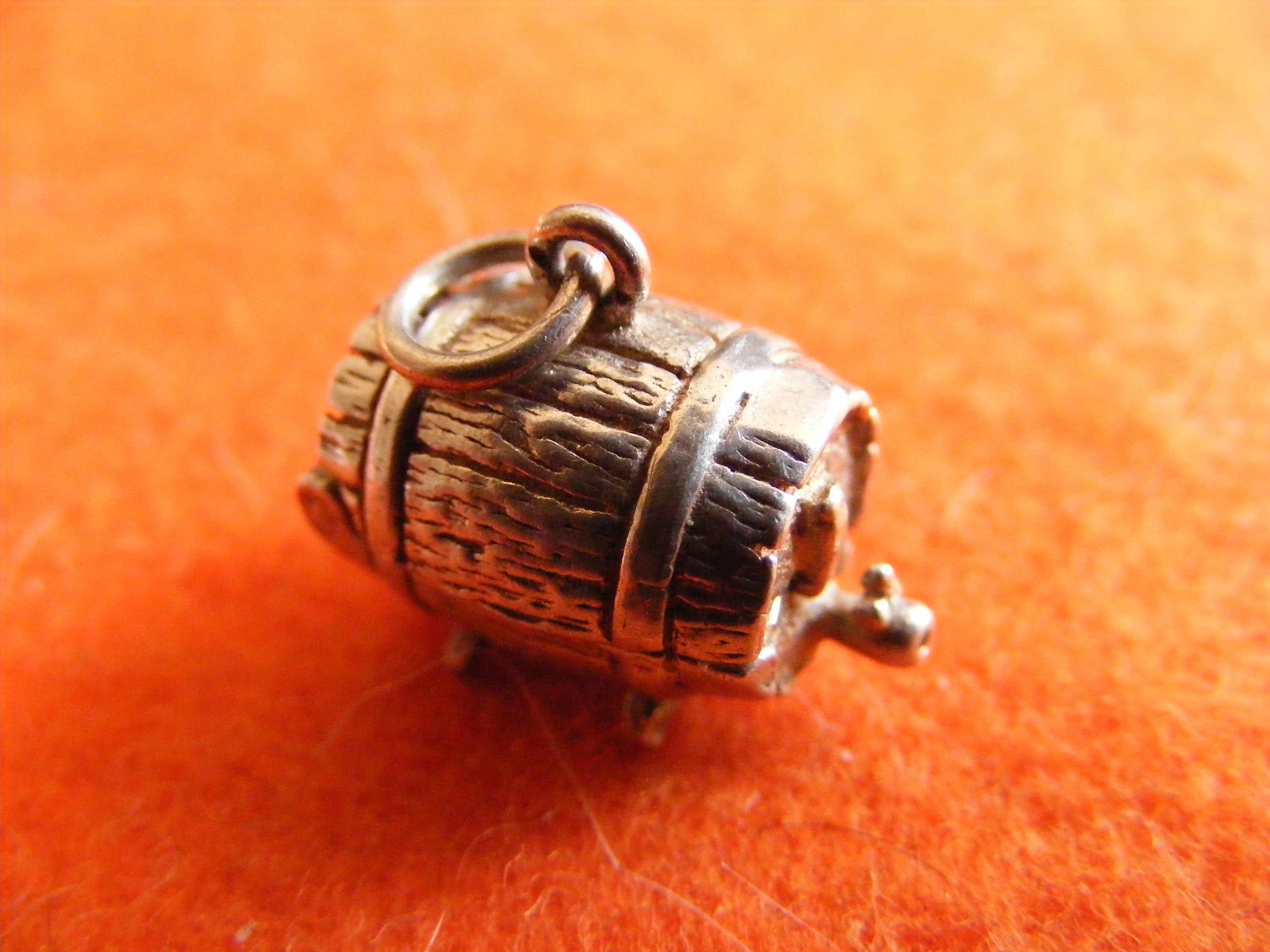 Vintage Sterling Silver Charm Charms Barrel opens to a Drunk man (J)