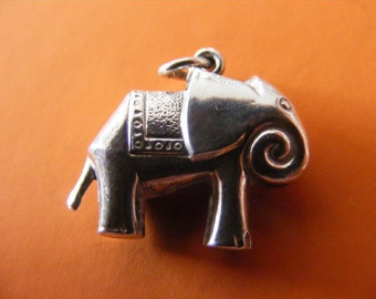 B) Vintage Sterling Silver Charm Puffed Elephant