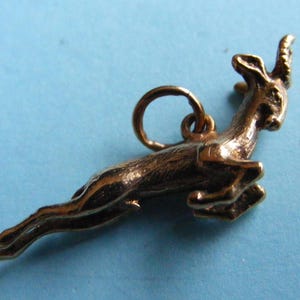 Vintage 9ct gold Solid Antelope charm pendant charms 9k 375