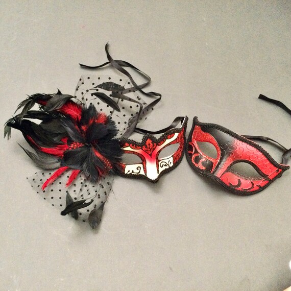 Red Black Mask + Feathers On Hband Eye Masks Unisex main image 0