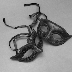 Black Masquerade ball Eye Mask Pair for Cosplay party prom photo shoot