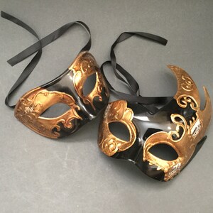 Máscara de bufón rojo, máscaras de máscaras de parejas, Mardi Gras, carnaval,  máscara de máscaras de oro, máscaras de máscaras venecianas, máscaras a  juego, pluma -  México