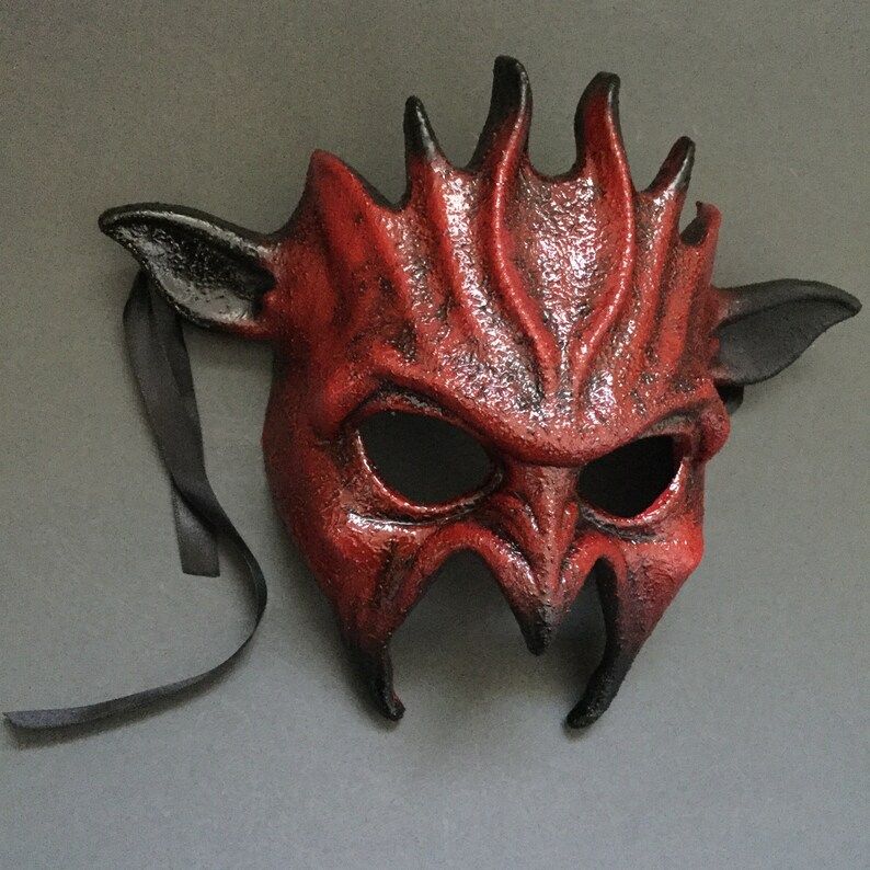 Демон маскарад. Костюм демона для девочек. Маска карнавальная "демон". Masquerade demon. Костюм дьявола для девушки на хэллоуин.