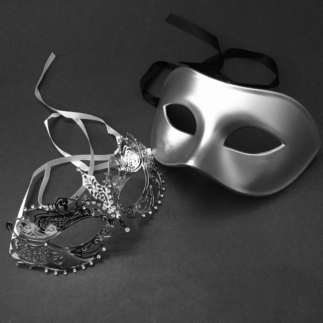 Silver Masquerade Ball Eye Mask Pair Sparkling Crystals Prom Party Eye