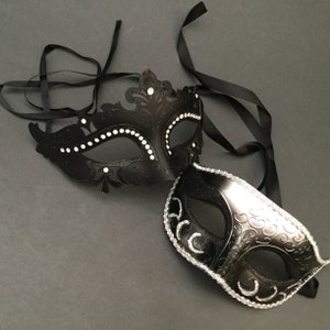 Couples Black Silver Masquerade ball Party Eye Mask Pair with Sparkling Rhinestones