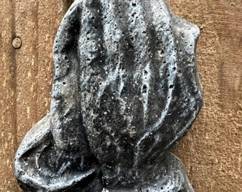 Praying Hands Plaque Garden Statue, Concrete Praying Hands, Garden Statue, Decorative Christian Garden Decor