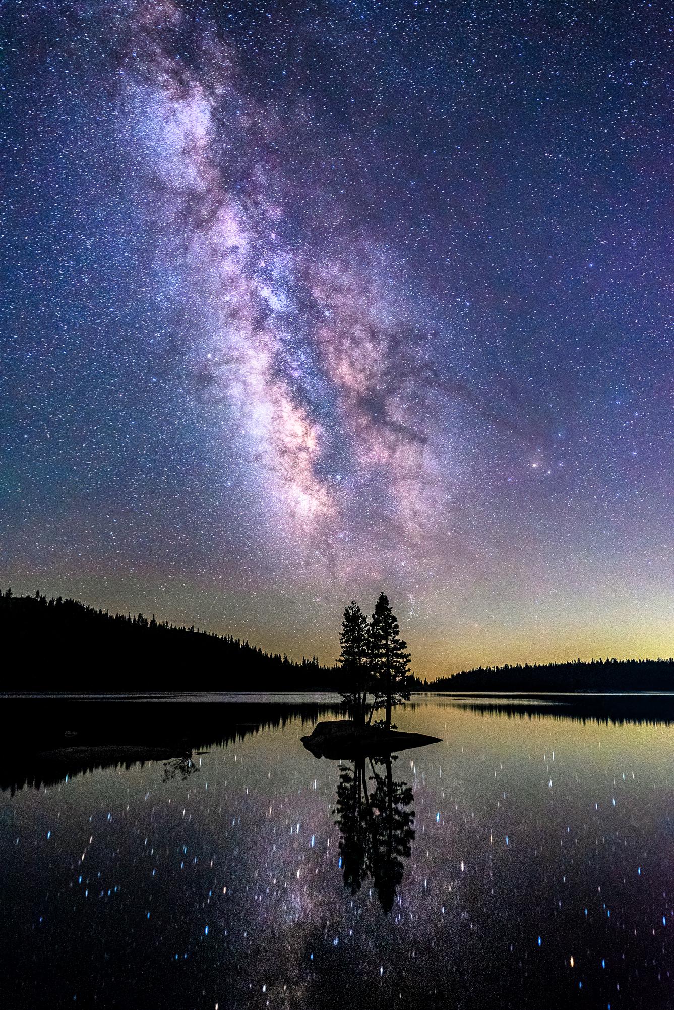 天の川の天体プリント、夜空の銀河写真、シエラネバダ湖の反射ウォール