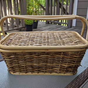 Vintage woven bamboo/rattan picnic basket with attached lid. Rectangular storage box, utility, sewing/notions, toy basket. Lined.
