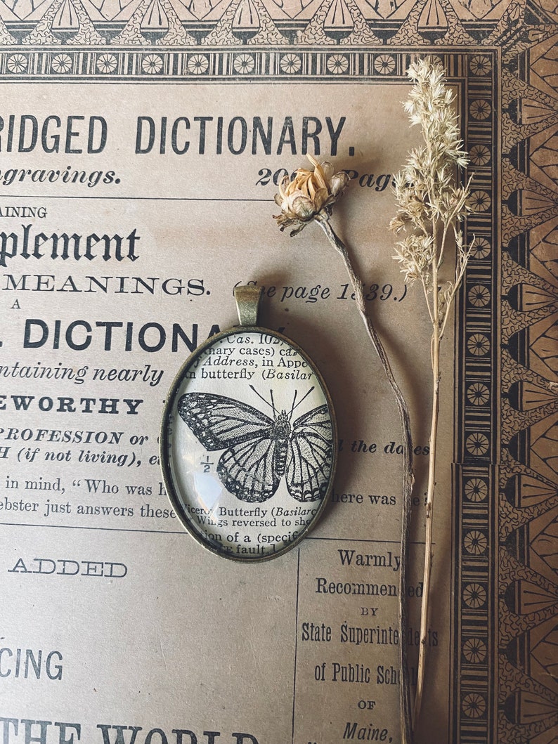 Butterfly pendant butterfly necklace butterfly jewelry witchy jewelry vintage art bug art bug jewelry butterfly art 1934 imagem 3