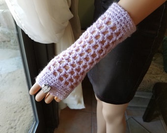 light purple fingerless gloves with metal heart decoration