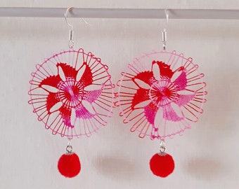 Runde Spitze Ohrringe - Rosa, Rot - Pom Pom Ball Handgemachte Paraguayische Bestickte Ñandutí Nanduti