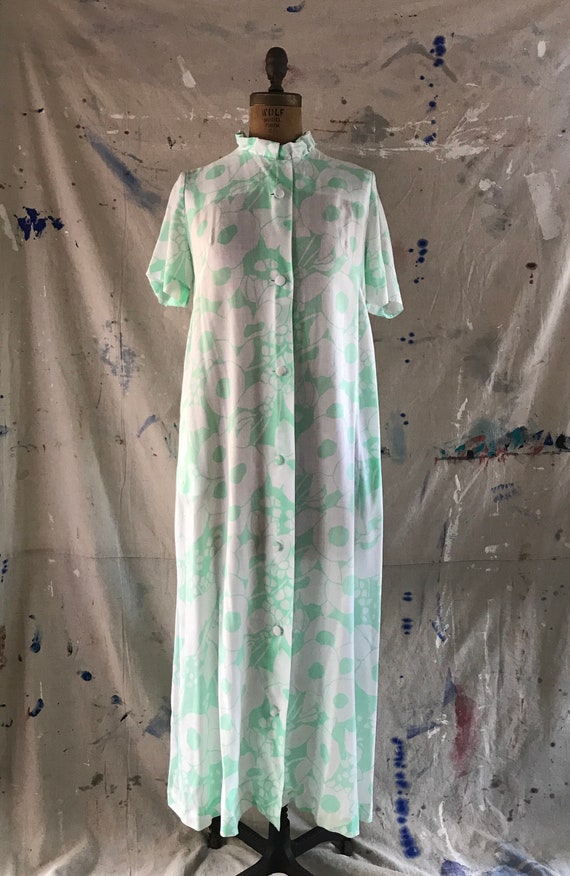 Vintage 1960’s House Dress / Robe Green & White Fl