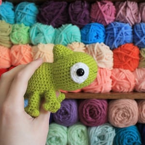 Kiwi the Chameleon, PATTERN ONLY, Crochet Pattern, Amigurumi Pattern, Amigurumi Chameleon Pattern
