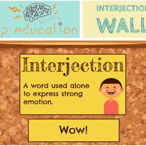 Könnte beinhalten: Eine gelbe Pinnwand mit einem Holzrahmen. Die Pinnwand hat eine gelbe Notiz mit dem Text "Interjektion" und der Definition "Ein Wort, das allein verwendet wird, um eine starke Emotion auszudrücken." Es gibt eine Cartoon-Illustration einer lächelnden Person mit braunen Haaren und einem roten Hemd. Unter der Definition befindet sich eine weitere gelbe Notiz mit dem Text "Wow!" Die Pinnwand ist oben rechts mit "Interjection Wall" beschriftet.