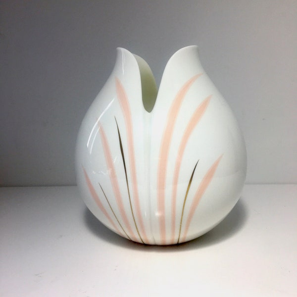 Tulip Vase by Royal Doulton, Impressions Series Designed by Gerald Gulotta, 1980s