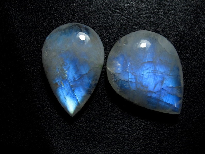 RAINBOW MOONSTONE GEMSTONE,Best quality 3A drilled blue fire 21x31-24x31mm briolette shape cabochon weight 90 carat jewelry making
