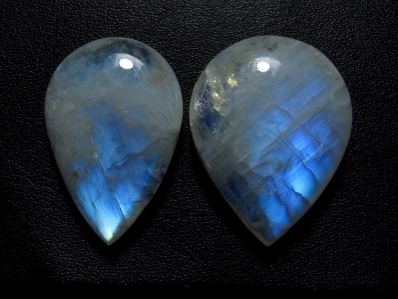 RAINBOW MOONSTONE GEMSTONE,Best quality 3A drilled blue fire 21x31-24x31mm briolette shape cabochon weight 90 carat jewelry making
