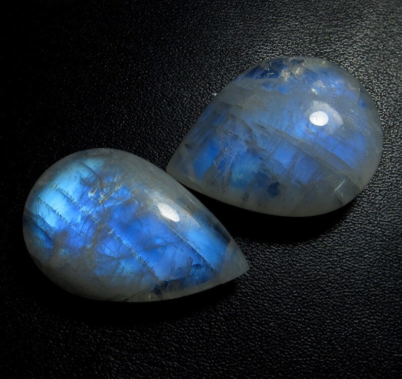 RAINBOW MOONSTONE GEMSTONE,Best quality 3A drilled blue fire 21x31-24x31mm briolette shape cabochon weight 90 carat jewelry making