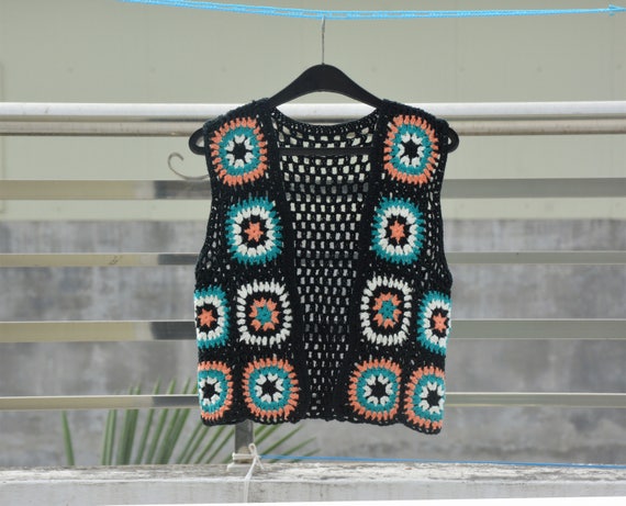 black cropped sweater vest