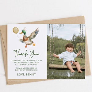 Plantilla de tarjeta de agradecimiento de cumpleaños de pato con foto, un pato afortunado, cumpleaños con temática de pato real, plantilla imprimible d1