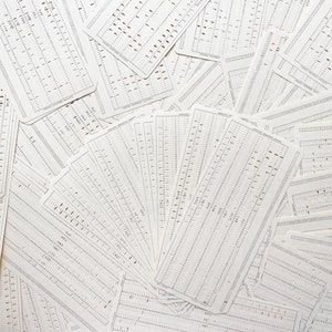 Tarjetas perforadas de computadora antiguas / efímeras, correos postales, diarios basura, fabricación de etiquetas o adornos, tesoros
