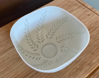 Arabia Finland- large Mid-century bowl by Friedl Holzer Kjellberg- 1960's