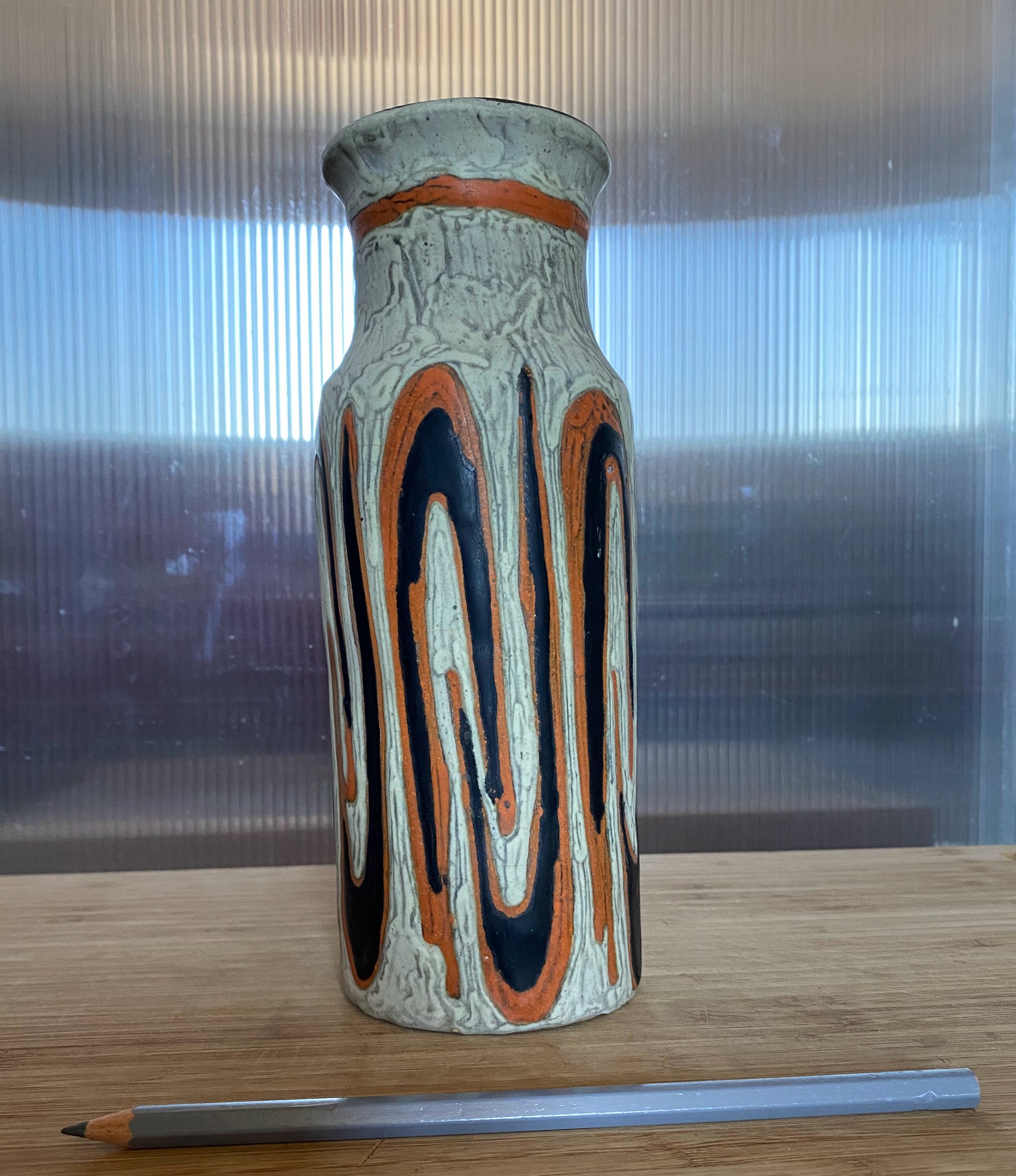 Belle Collection Livia Gorka Unique Peinte à La Main, Vase en Poterie - avec Design Anguille-Poisson