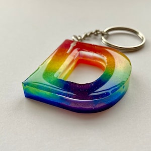 Regenbogen Initial-Schlüsselanhänger / Regenbogen-Schlüsselring / Regenbogen-Schlüsselring / Bunter Schlüsselring / Regenbogen-Geschenk